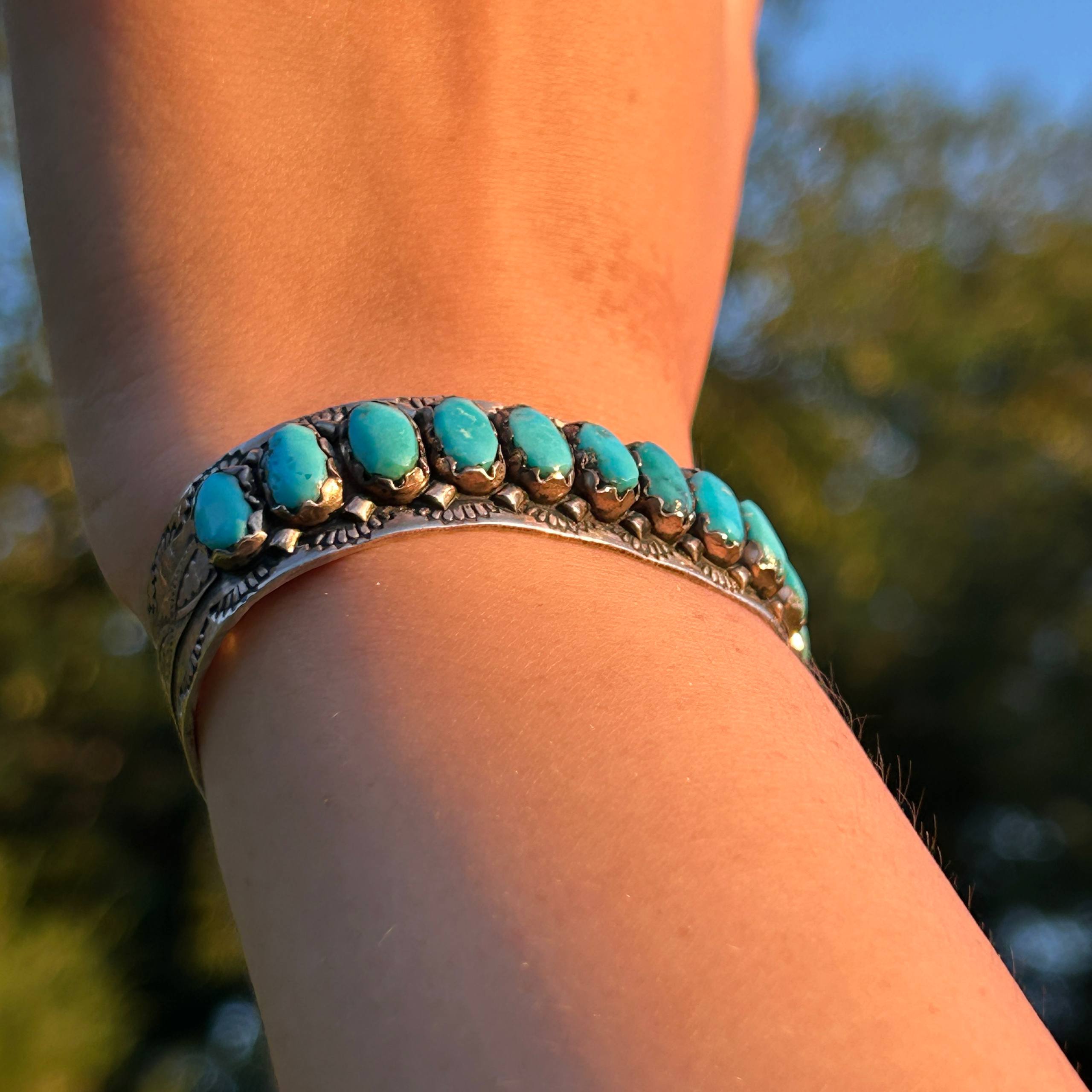 Vintage Navajo/ZUNI FRED WEEKOTY Turquoise Solid 925 Sterling Silver Bracelet - Image 11