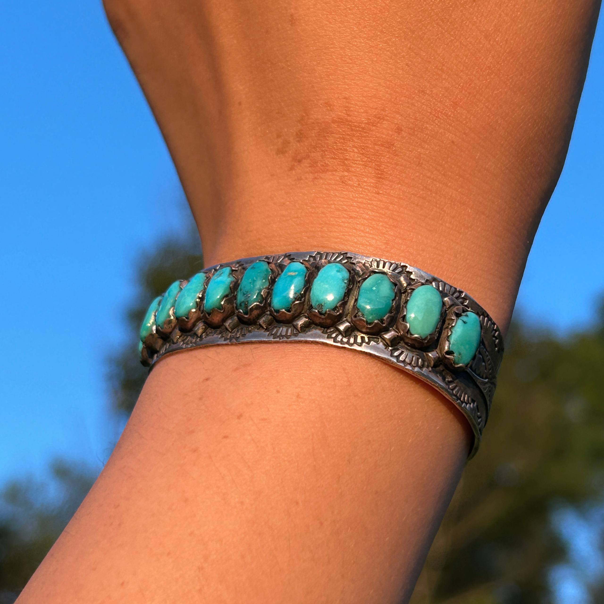 Vintage Navajo/ZUNI FRED WEEKOTY Turquoise Solid 925 Sterling Silver Bracelet - Image 10