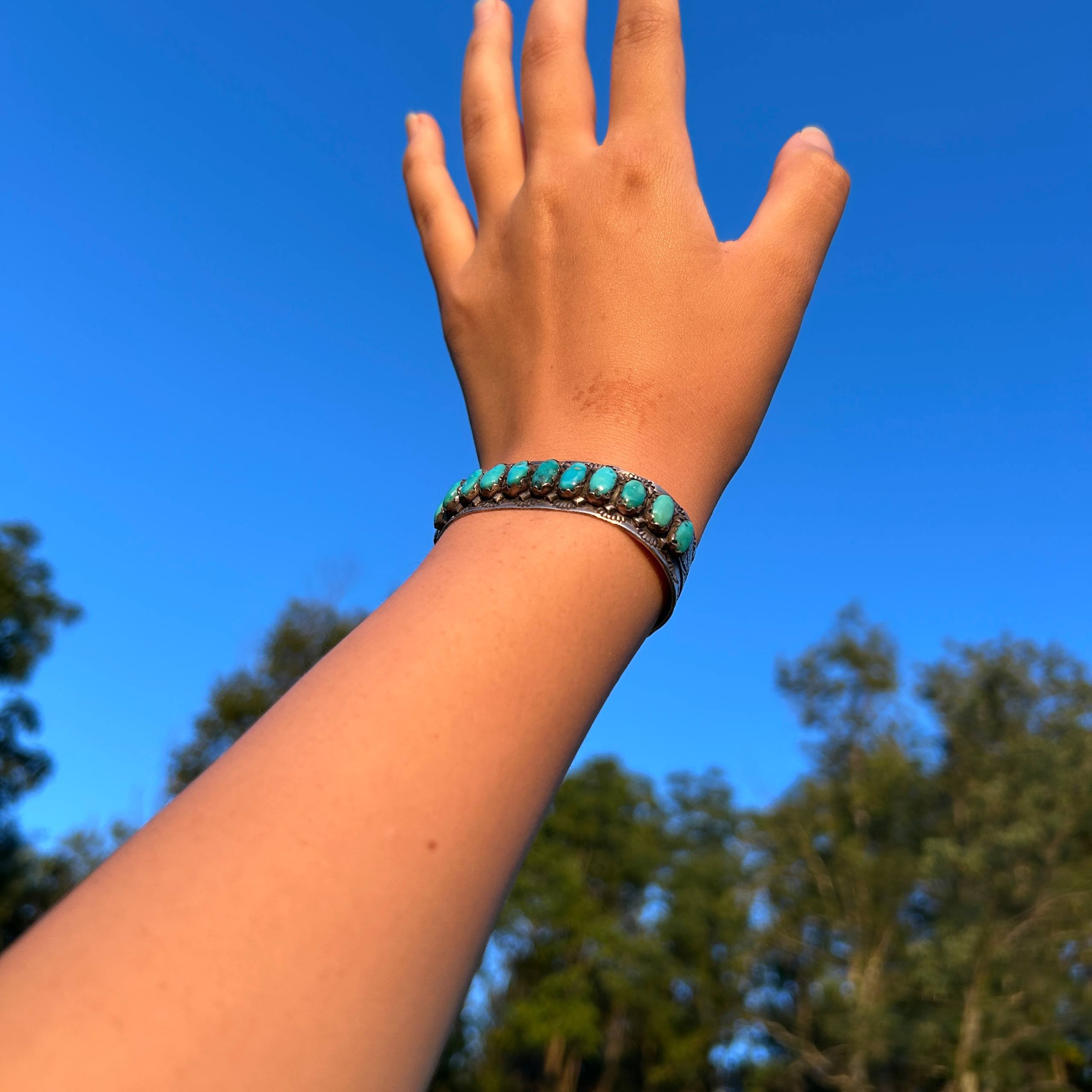 Vintage Navajo/ZUNI FRED WEEKOTY Turquoise Solid 925 Sterling Silver Bracelet - Image 7
