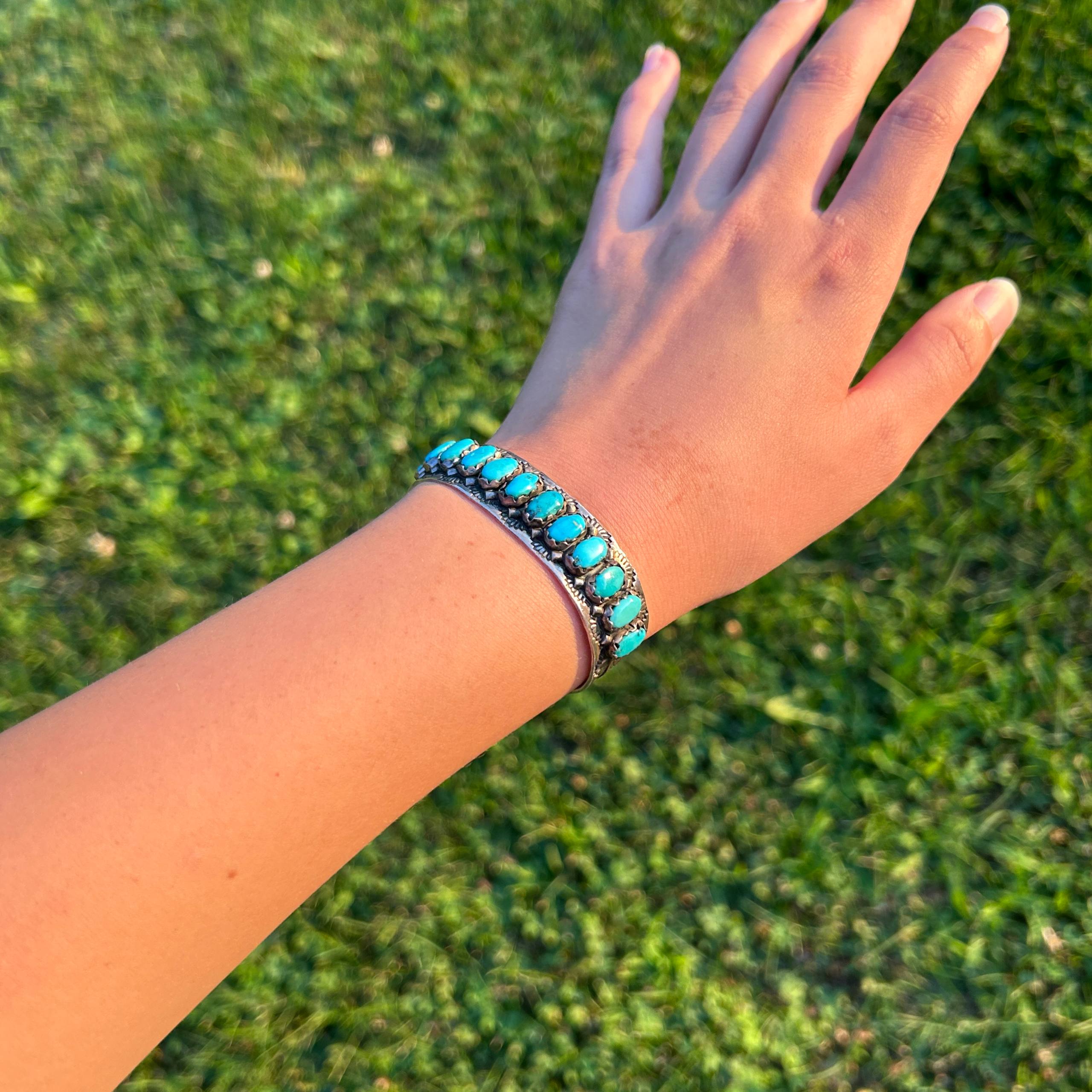 Vintage Navajo/ZUNI FRED WEEKOTY Turquoise Solid 925 Sterling Silver Bracelet - Image 4